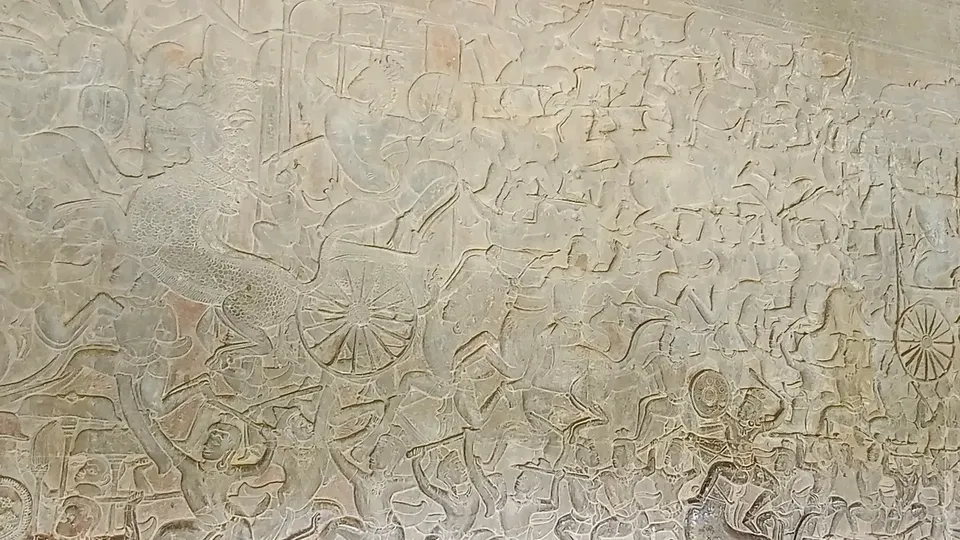Grabado del batido del oceano de leche en Angkor Wat