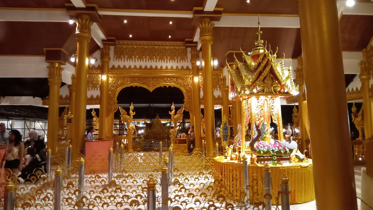 Phuket, Fantasea, Acceso al Restaurante Kinaree