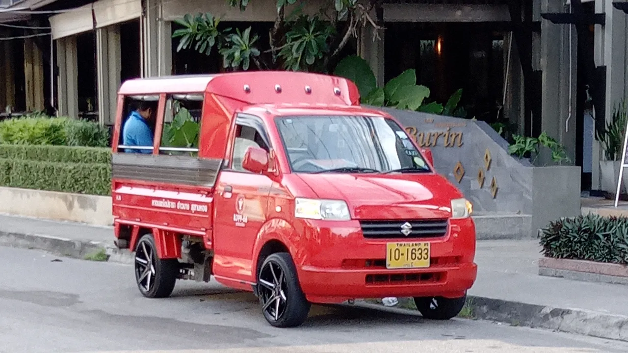 Aventura en Krabi. Tuk Tuk Colectivo