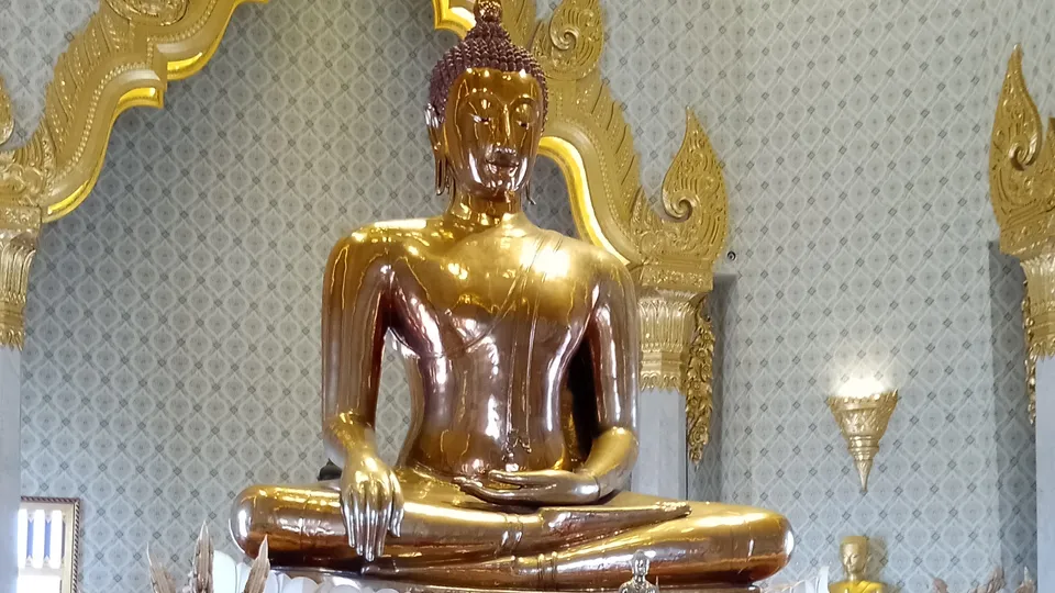 Buda de Oro en Wat Traimit