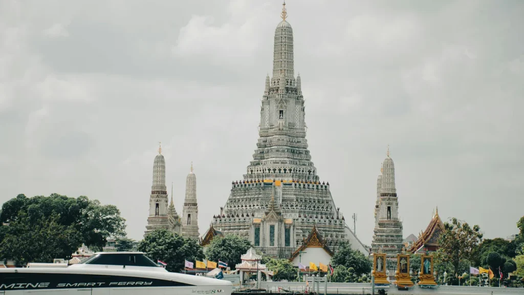Inicio 3 Wat Arun, Templo del Amanecer desde el Río Cha Phraya